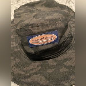 S/M Vineyaed Vines GRAY CAMO bucket hat